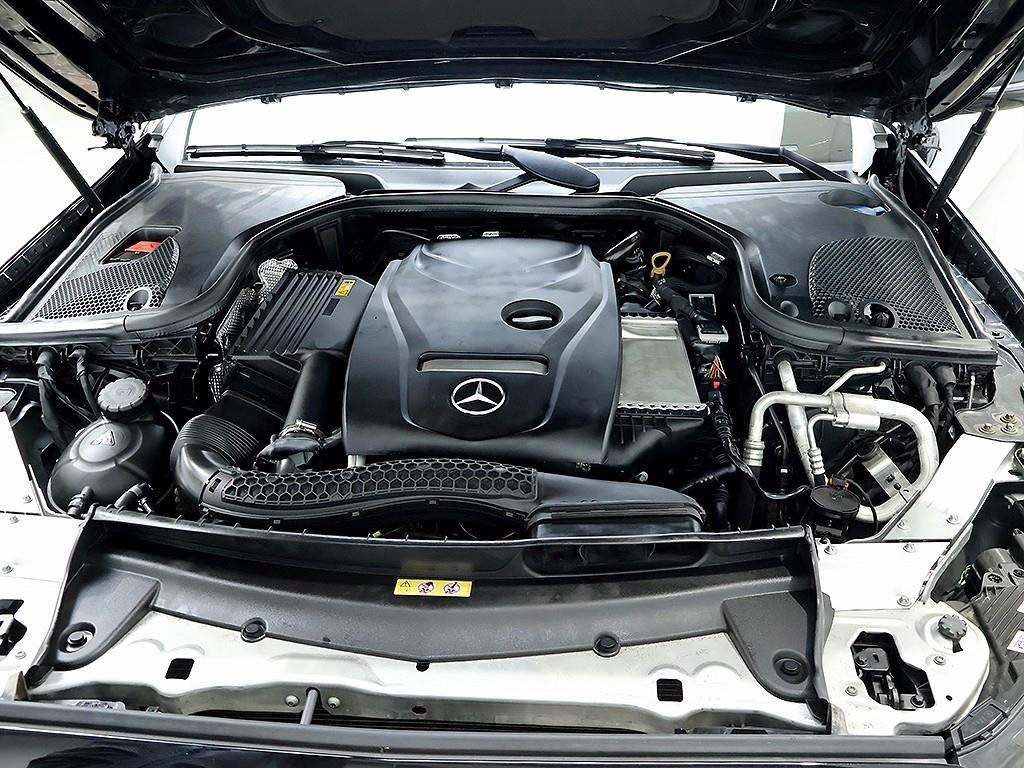 Mercedes Benz E class - Vista 9