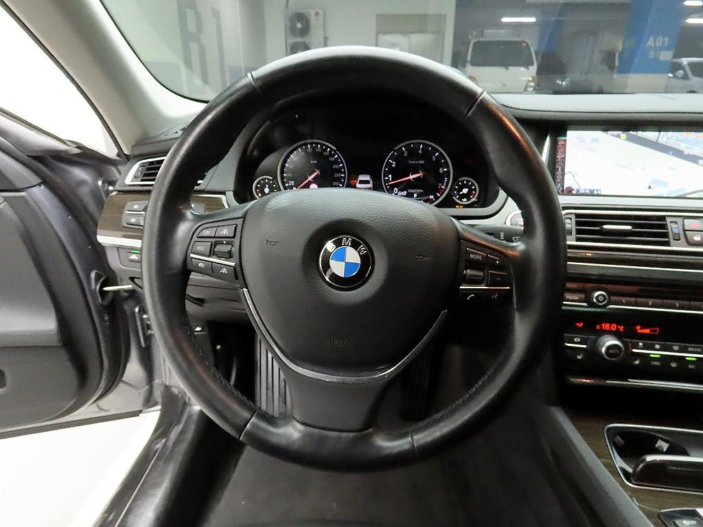 BMW 7 Series - Vista 9