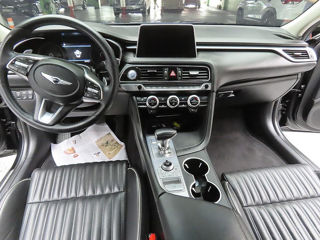 Genesis G70 - Vista 11