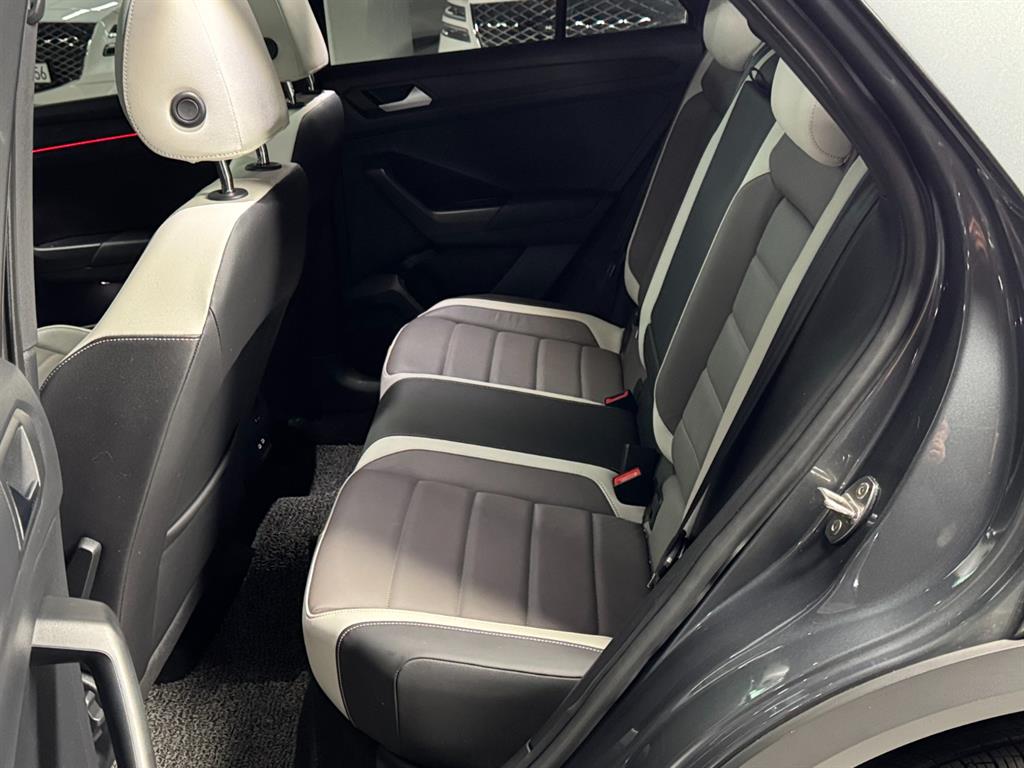 Volkswagen T-Roc - Vista 10