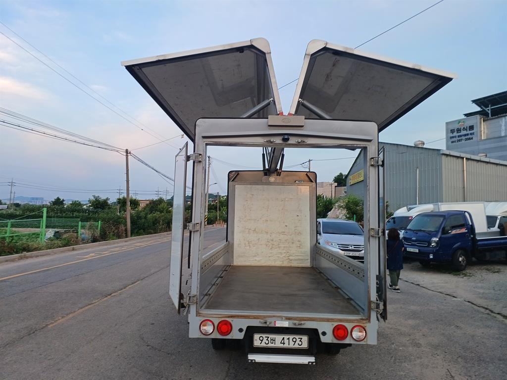 Small Truck Top_Wingbody 2019 Blanco - Importación desde Corea - HF Imports Iquique - Foto 13