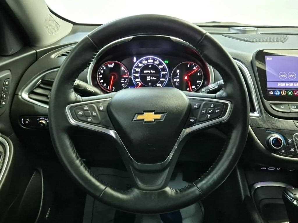 Chevrolet Malibu - Vista 11