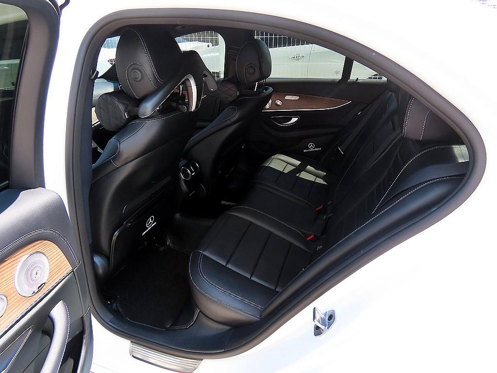 Mercedes Benz E class - Vista 8