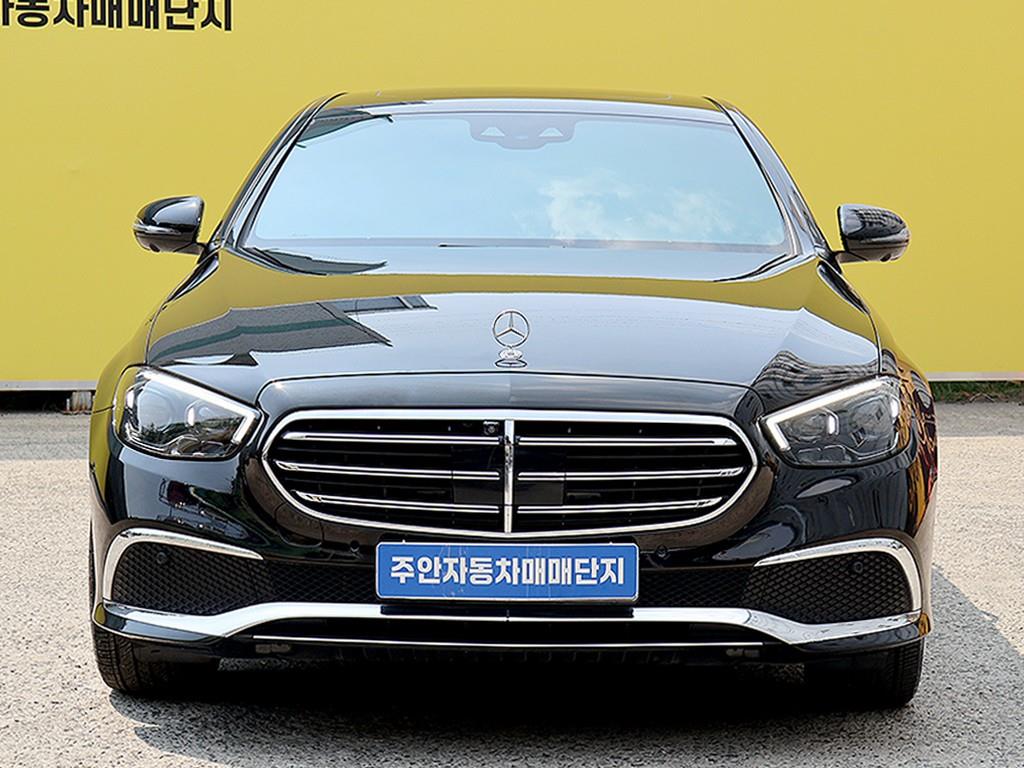 Mercedes Benz E class 2022 Negro - Importación desde Corea - HF Imports Iquique - Foto 1