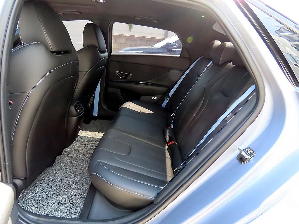HYUNDAI Avante - Vista 8