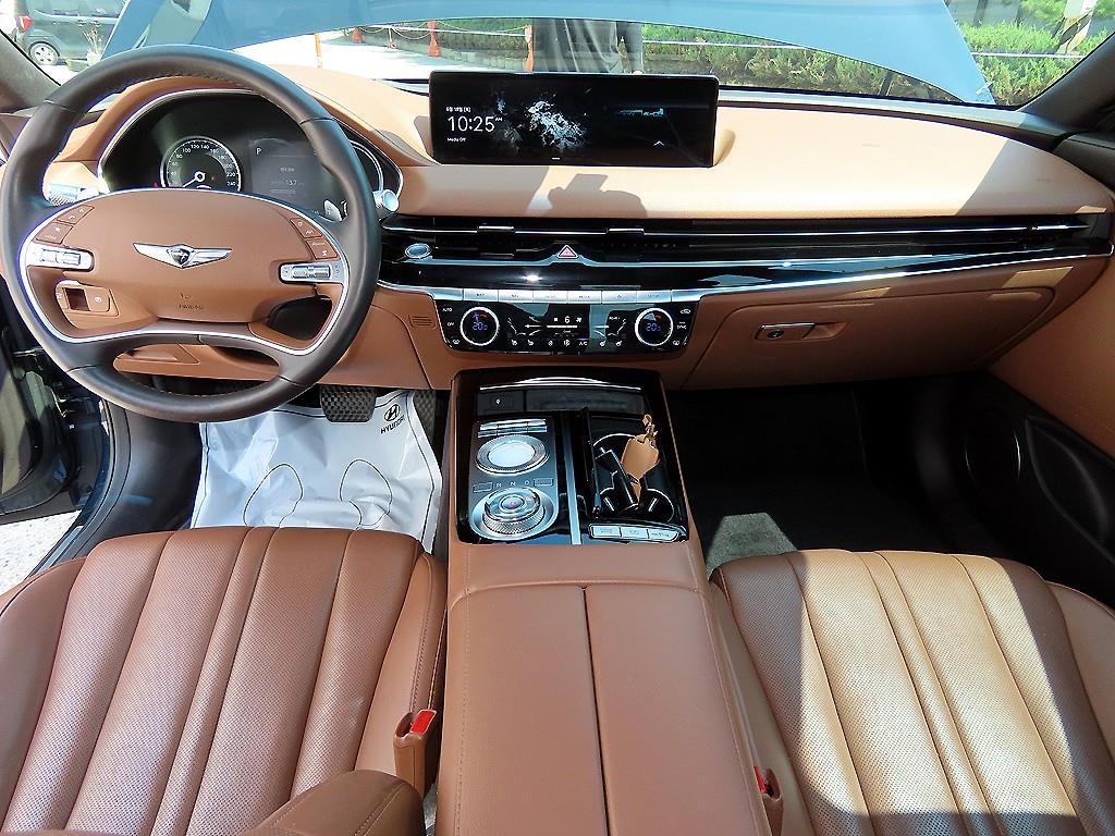 Genesis G80 - Vista 9