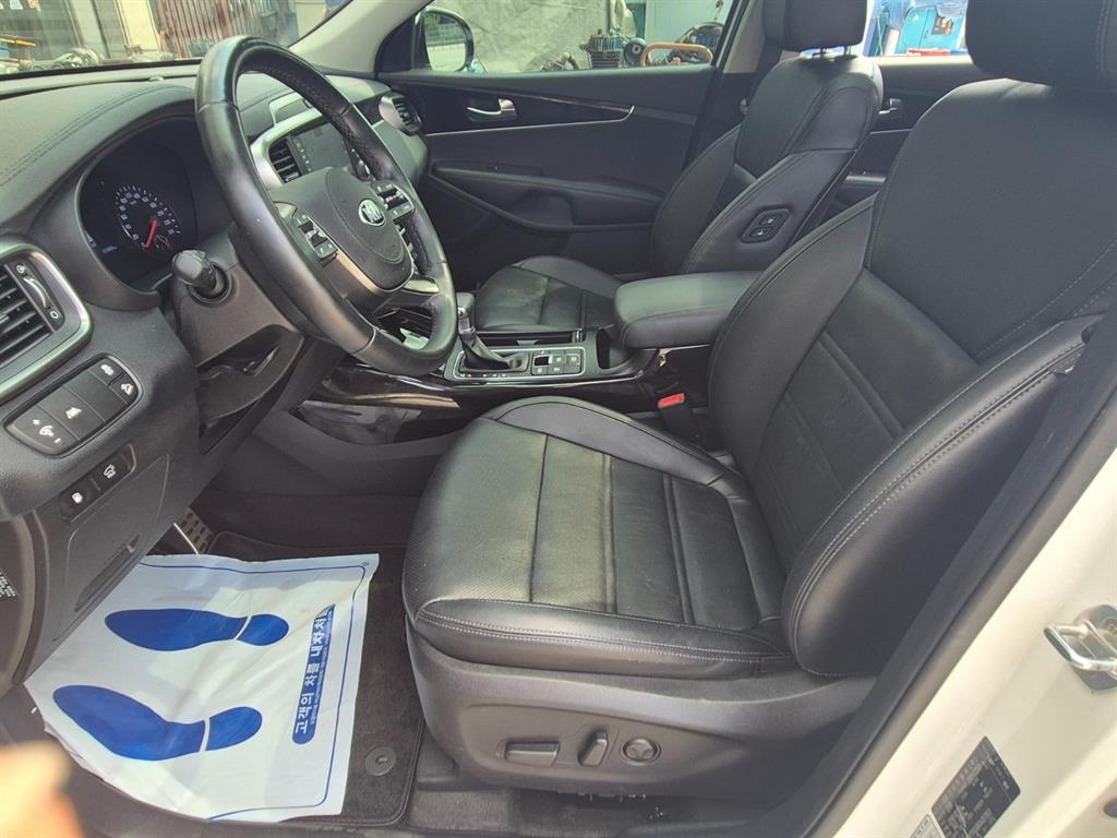 KIA Sorento - Vista 10
