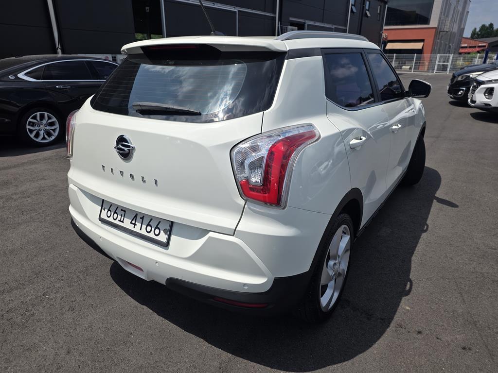 Ssangyong Tivoli - Vista 2