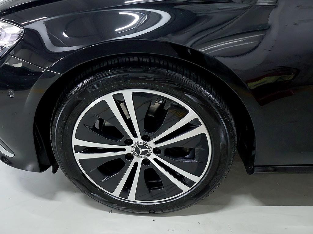 Mercedes Benz E class - Vista 10