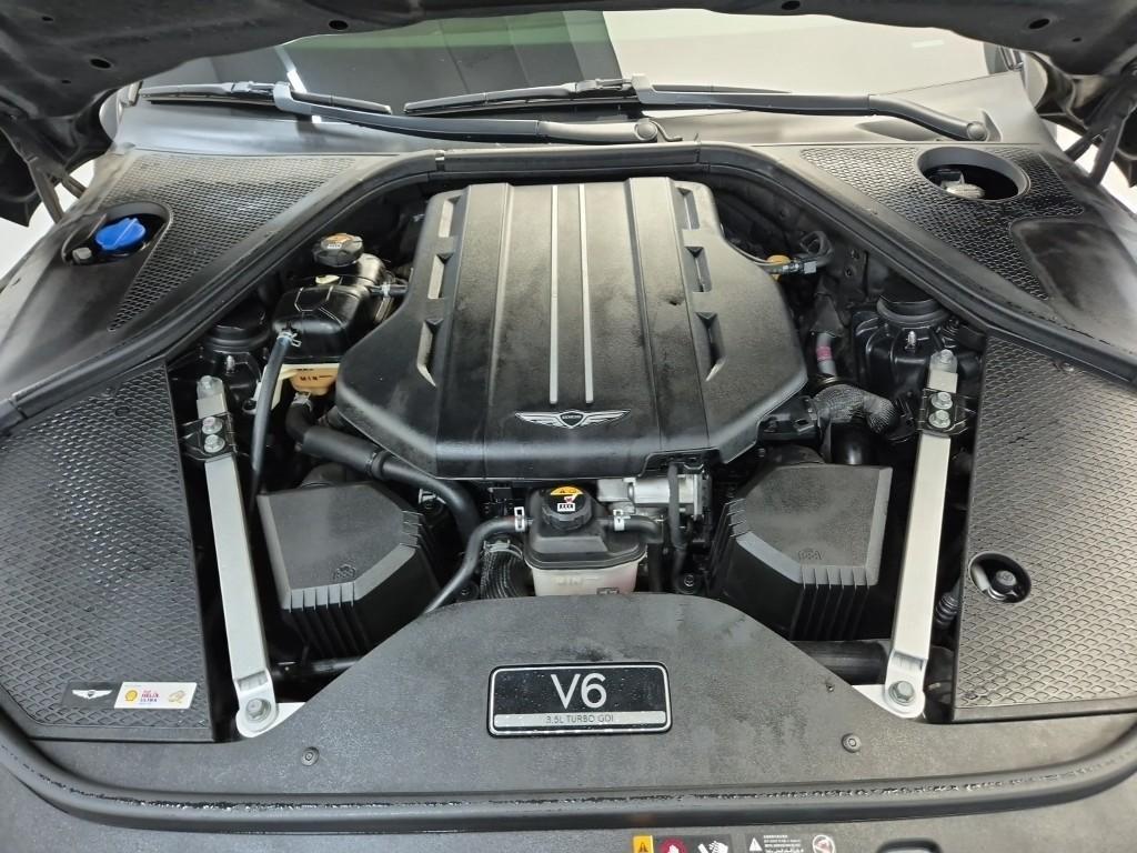 Genesis G90 - Vista 7
