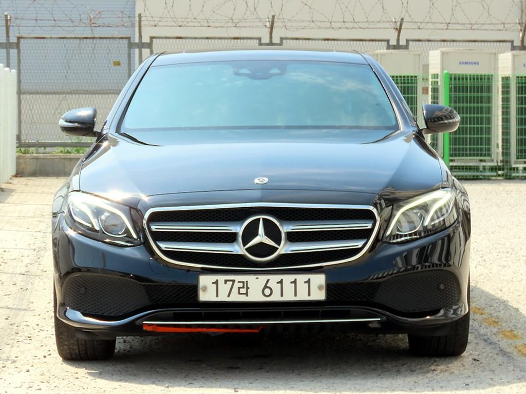 Mercedes Benz E class 2017 Negro - Importación desde Corea - HF Imports Iquique - Foto 1