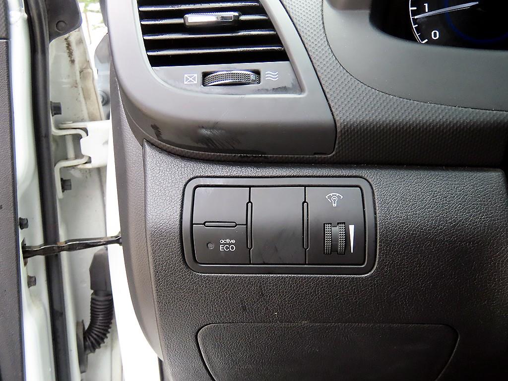 HYUNDAI Accent 2011 Blanco - Importación desde Corea - HF Imports Iquique - Foto 14