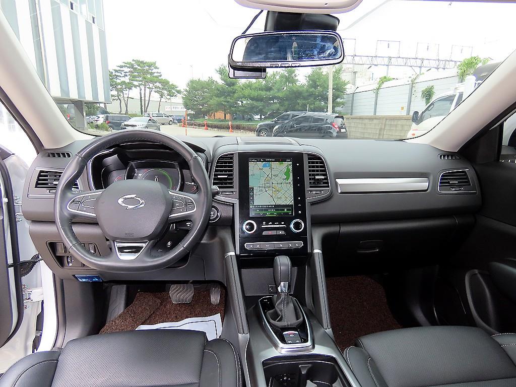 SAMSUNG QM6 - Vista 9