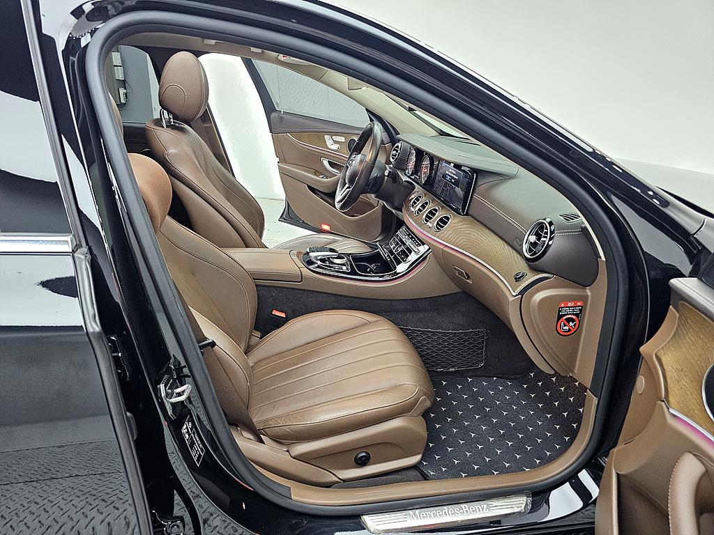 Mercedes Benz E class 2019 Negro - Importación desde Corea - HF Imports Iquique - Foto 13