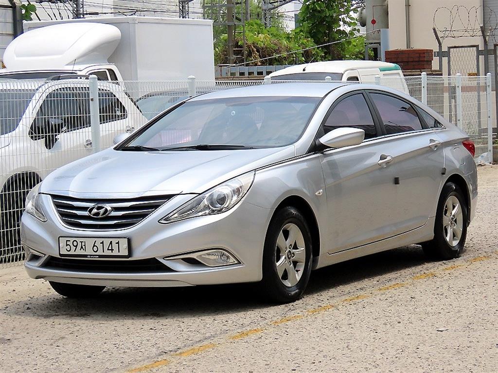 HYUNDAI Sonata - Vista 2