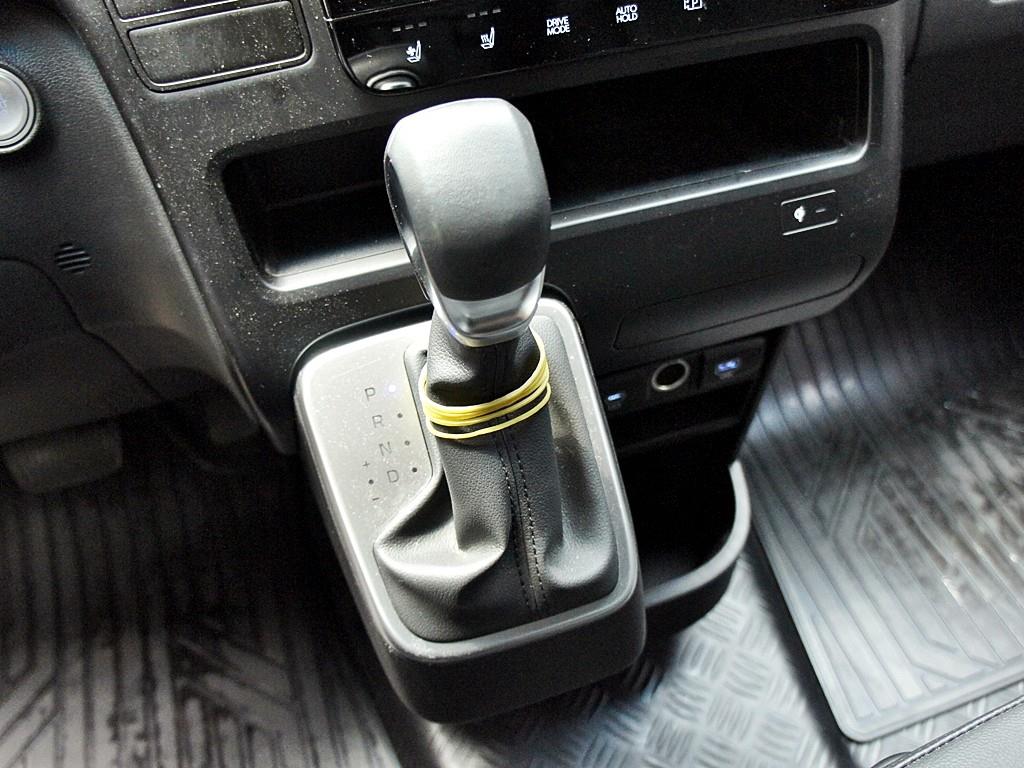 HYUNDAI Staria - Vista 12