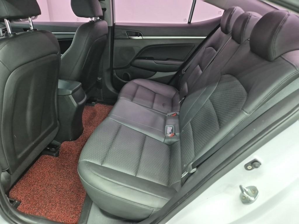 HYUNDAI Avante 2019 Blanco - Importación desde Corea - HF Imports Iquique - Foto 14