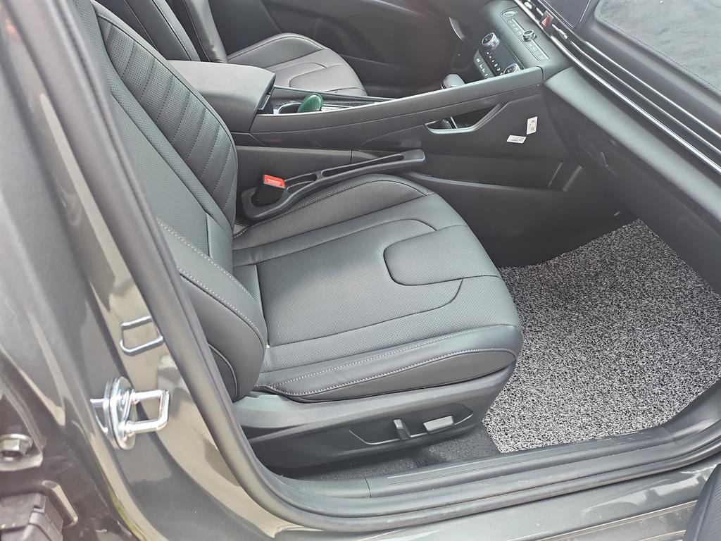 HYUNDAI Avante - Vista 8
