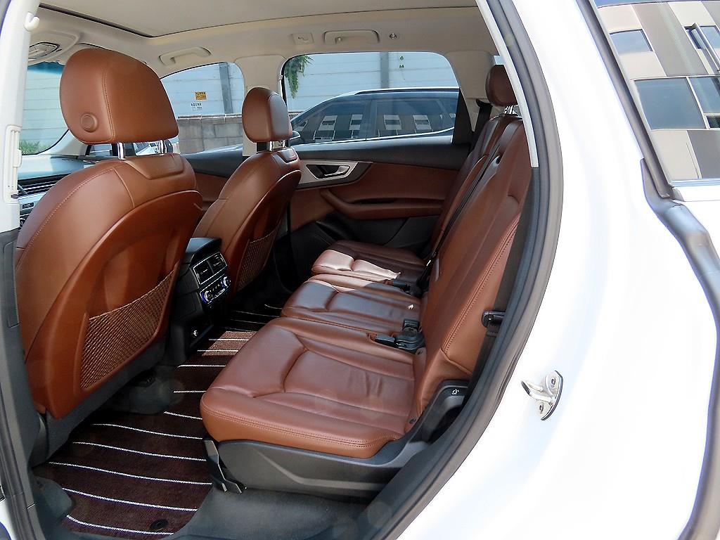 Audi Q7 - Vista 8