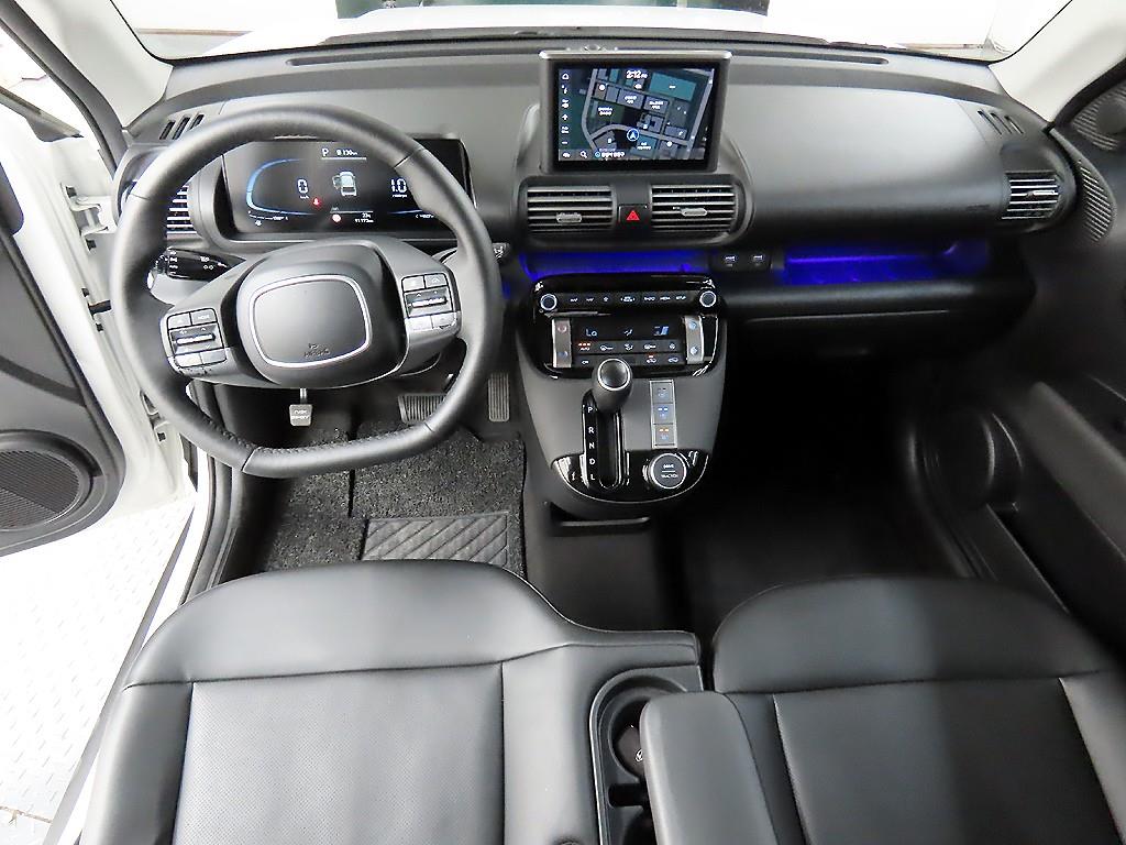 HYUNDAI Casper - Vista 9