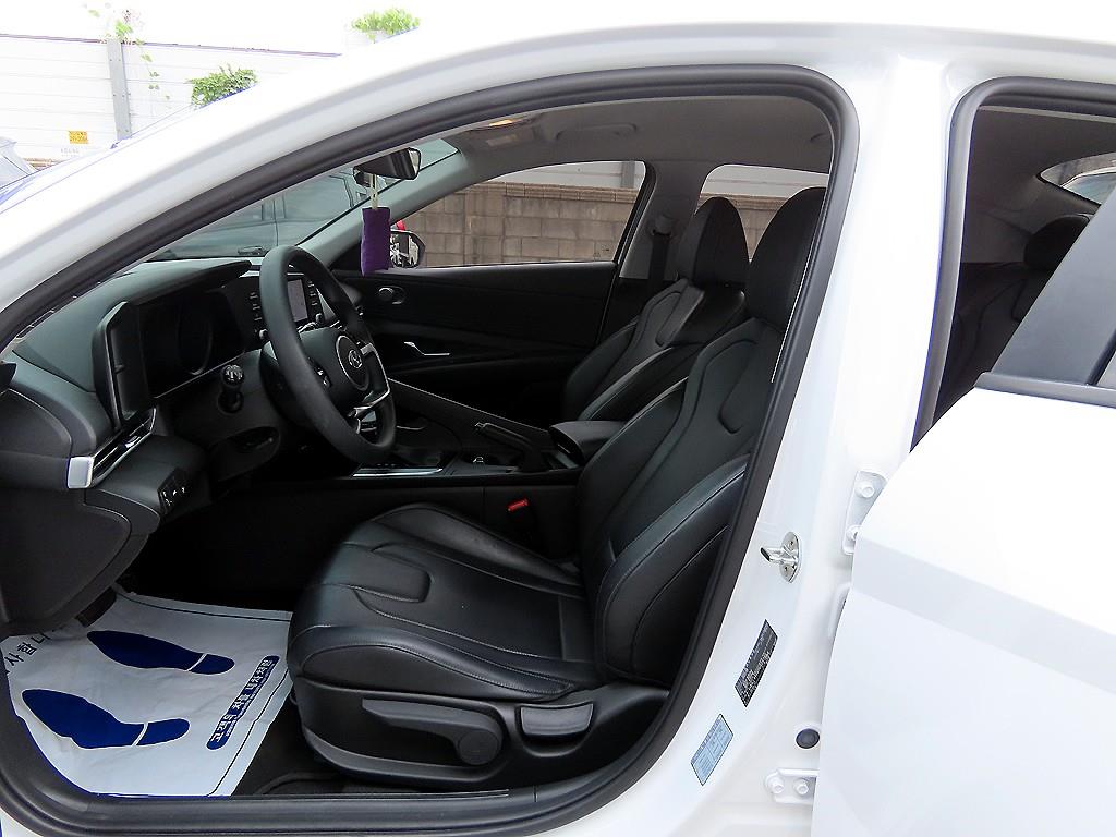 HYUNDAI Avante - Vista 7