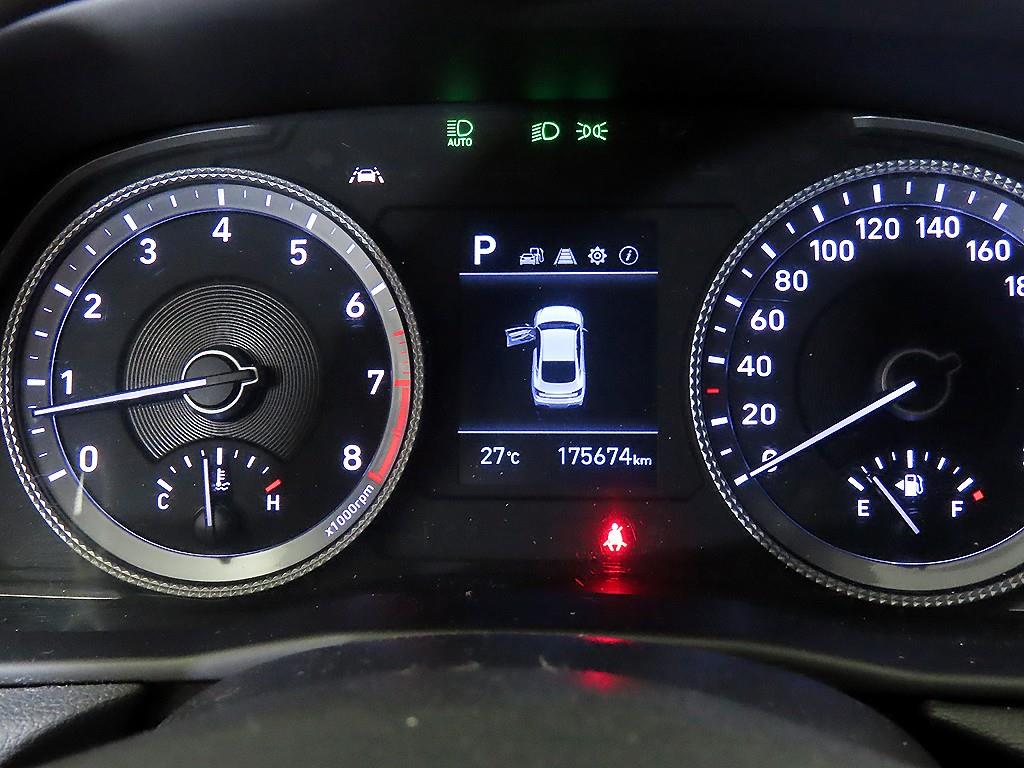 HYUNDAI Sonata - Vista 11