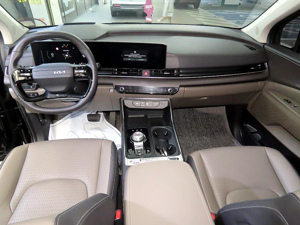 KIA Carnival - Vista 12