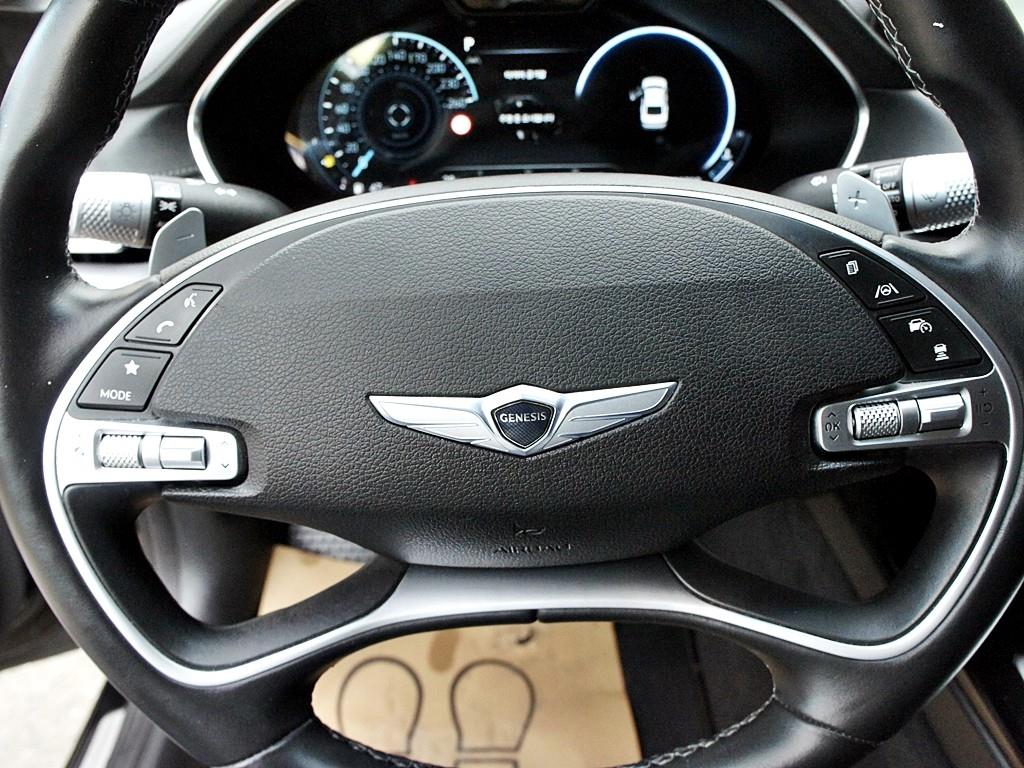 Genesis G80 - Vista 10
