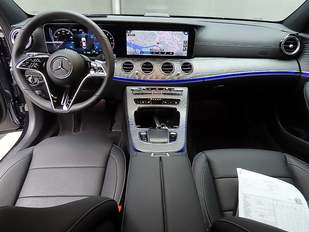 Mercedes Benz E class - Vista 9