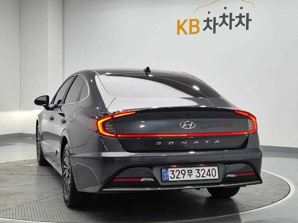 HYUNDAI Sonata - Vista 2