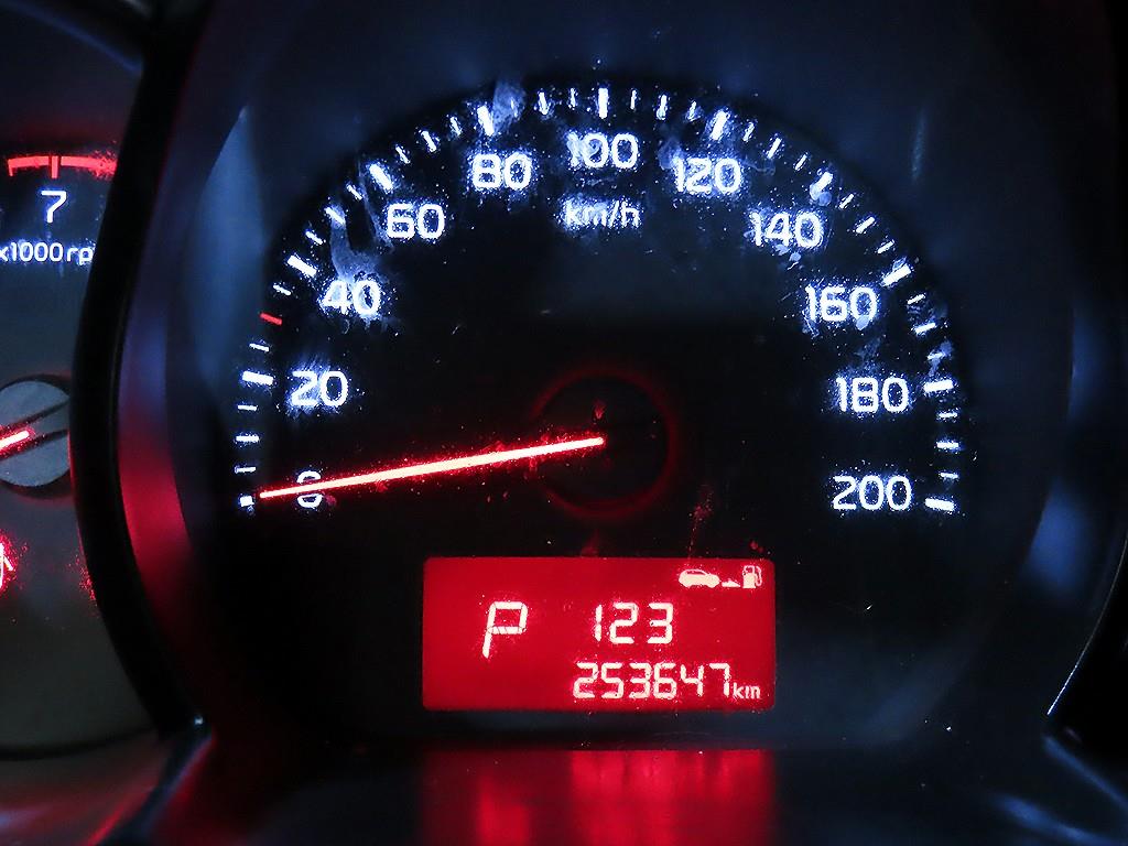 KIA Morning - Vista 11