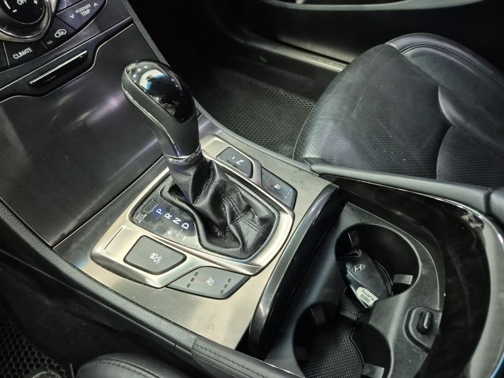 HYUNDAI Grandeur - Vista 10