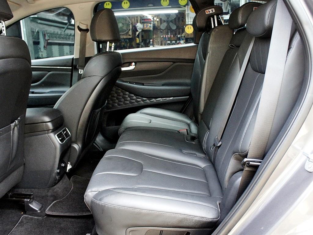 HYUNDAI Santa Fe - Vista 8