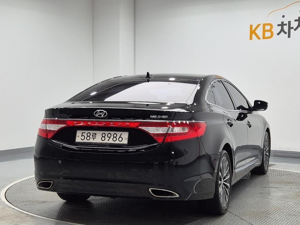 HYUNDAI Grandeur - Vista 3