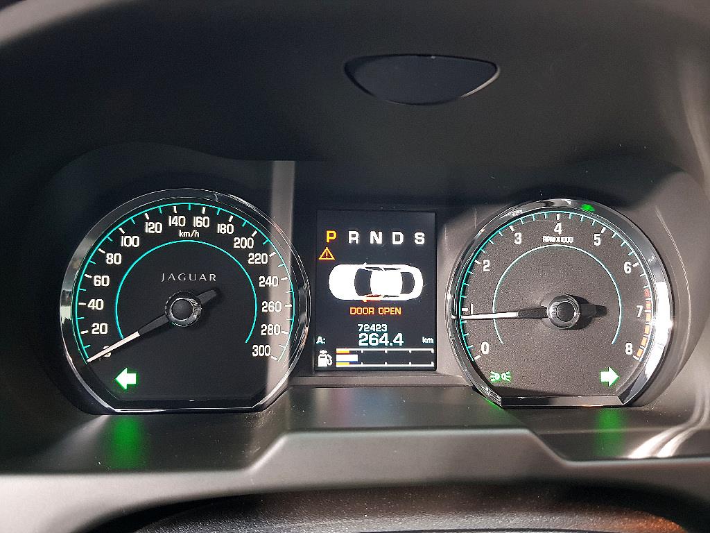 Jaguar XF - Vista 8