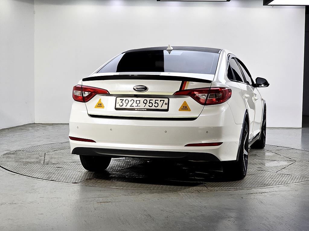 HYUNDAI Sonata - Vista 3