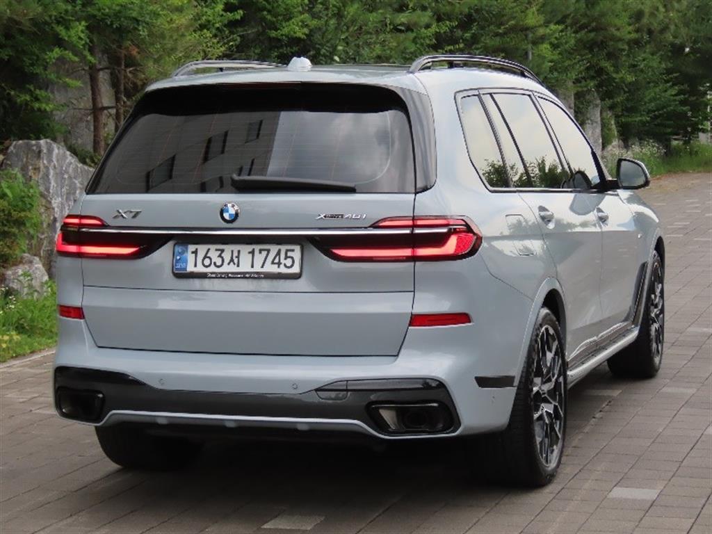 BMW X7 - Vista 3