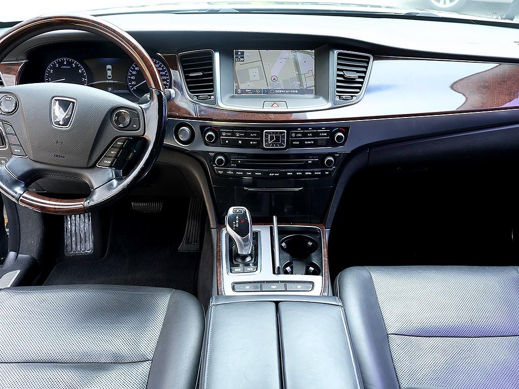 HYUNDAI Equus - Vista 7