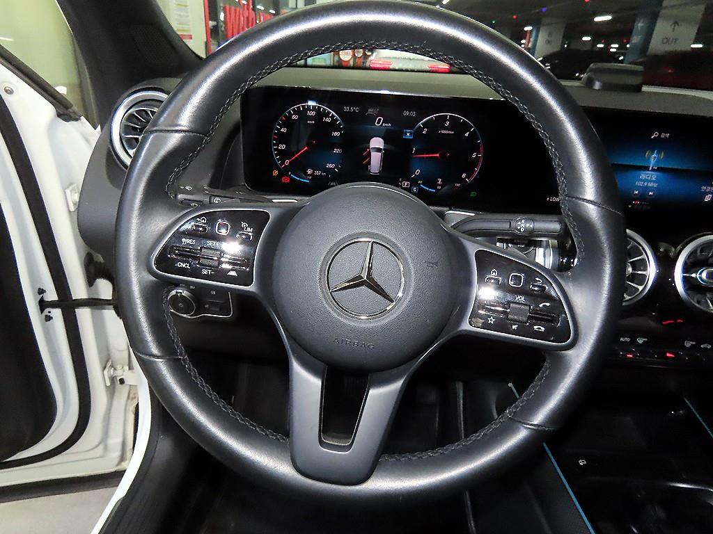 Mercedes Benz GLB Class - Vista 10