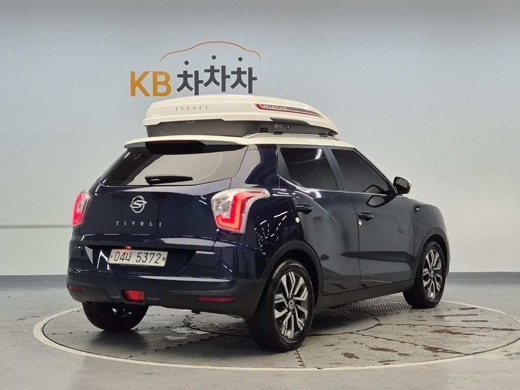 Ssangyong Tivoli - Vista 3