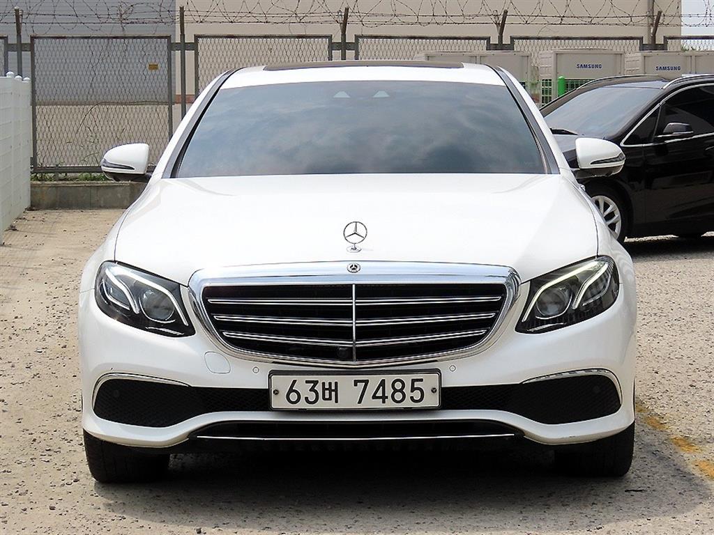 Mercedes Benz E class 2018 Blanco - Importación desde Corea - HF Imports Iquique - Foto 1