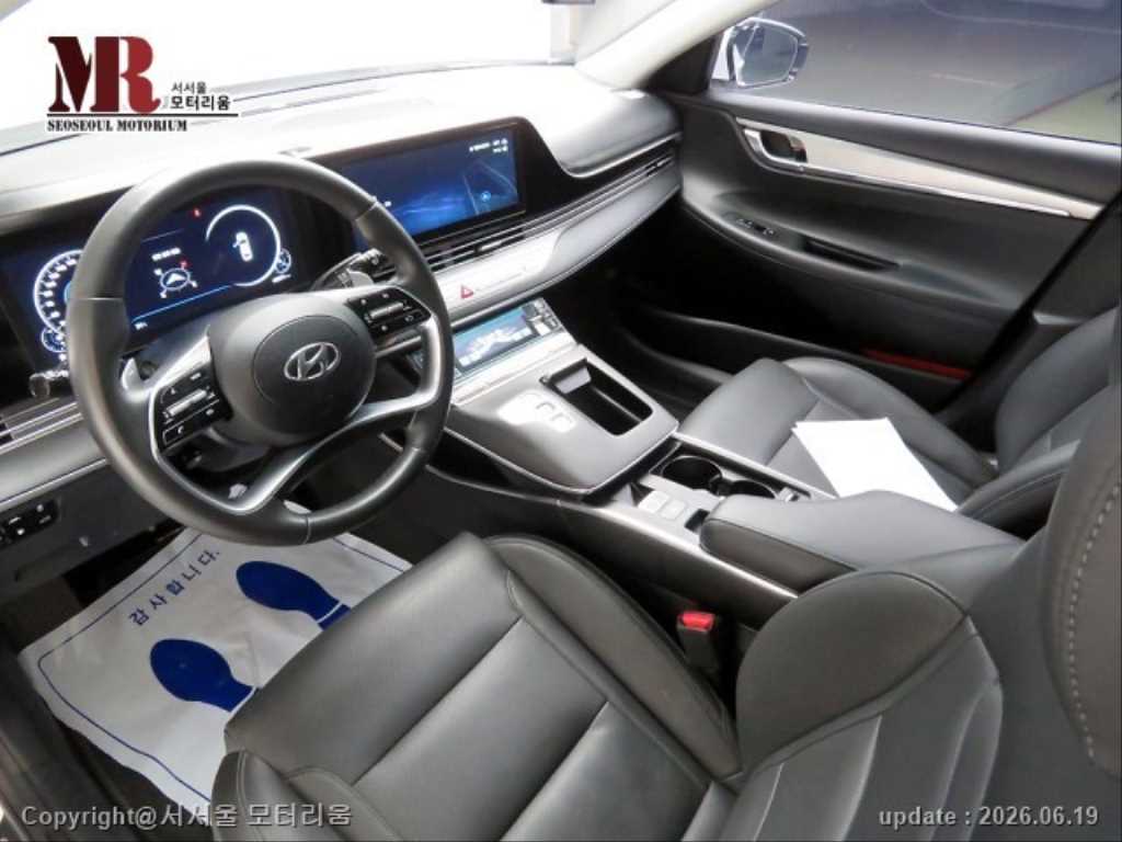 HYUNDAI Grandeur - Vista 7