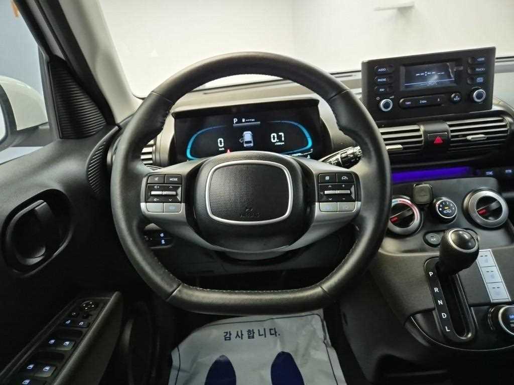 HYUNDAI Casper - Vista 9