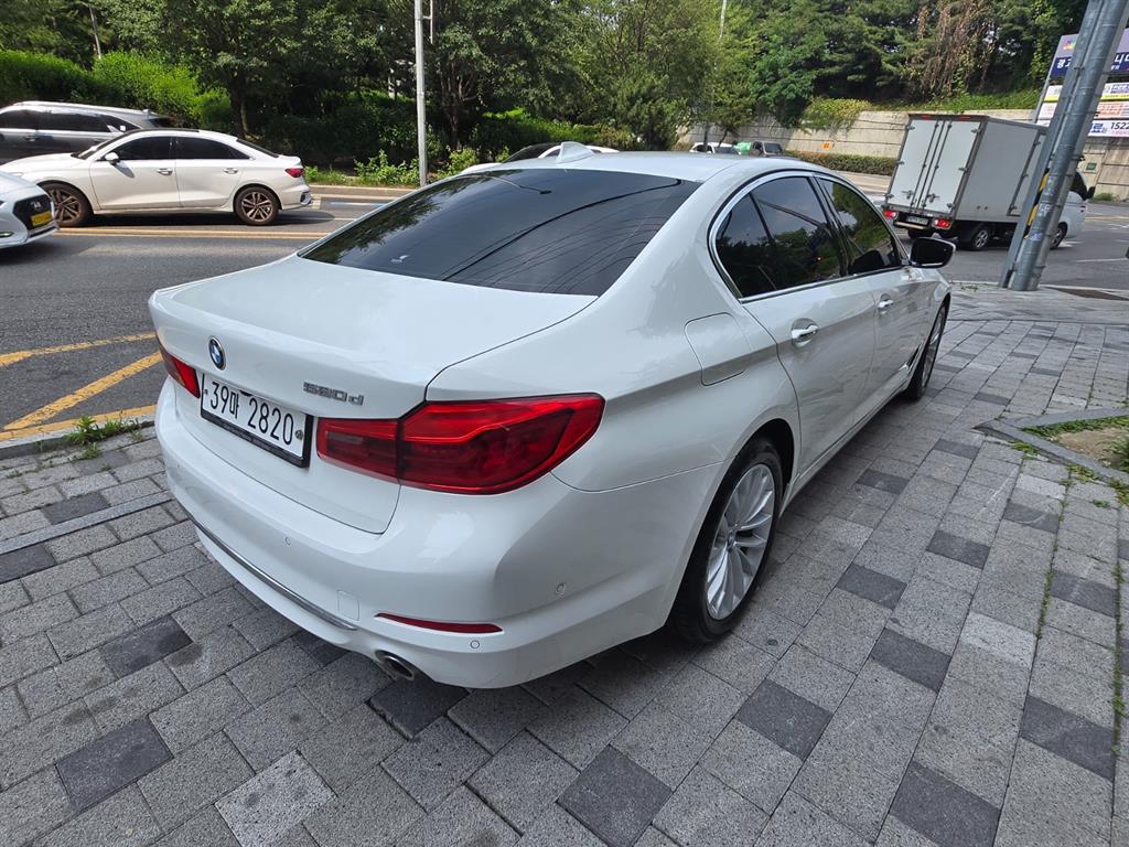 BMW 5 Series - Vista 3