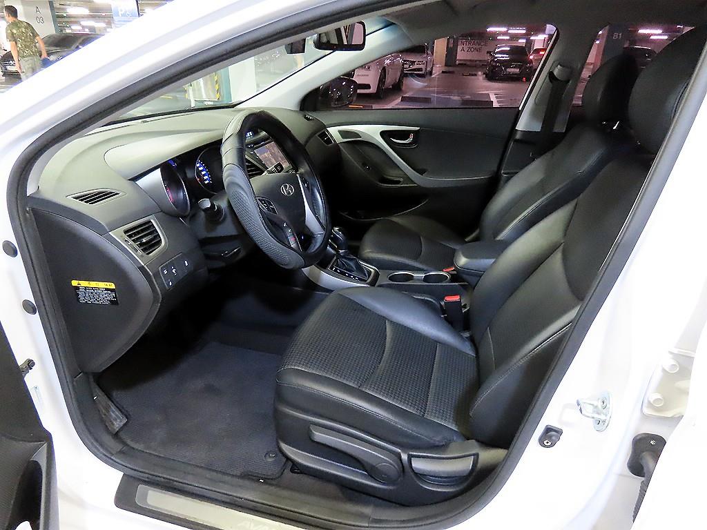 HYUNDAI Avante - Vista 8
