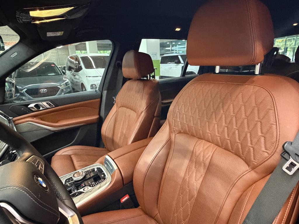 BMW X7 - Vista 8