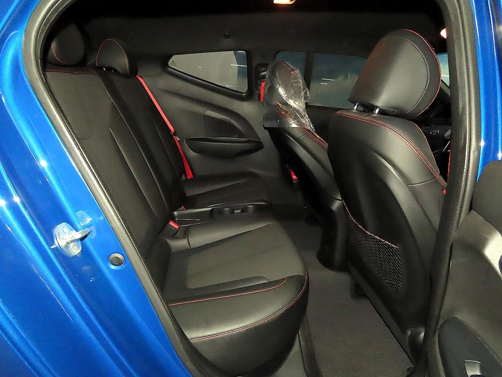 HYUNDAI Veloster - Vista 9