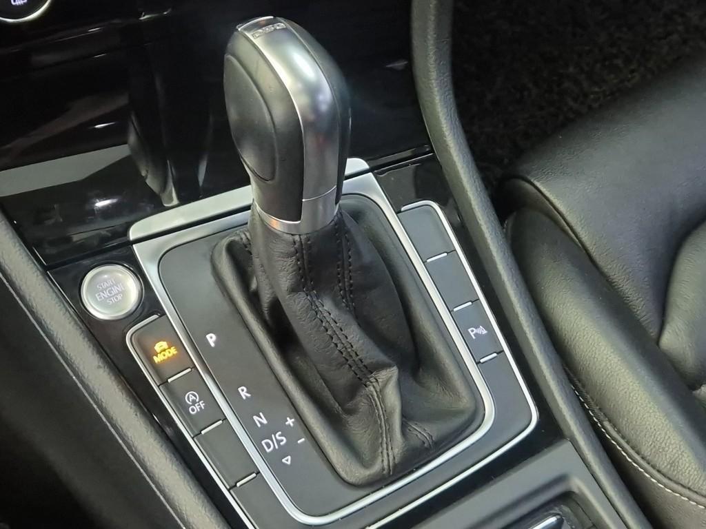 Volkswagen Golf - Vista 10