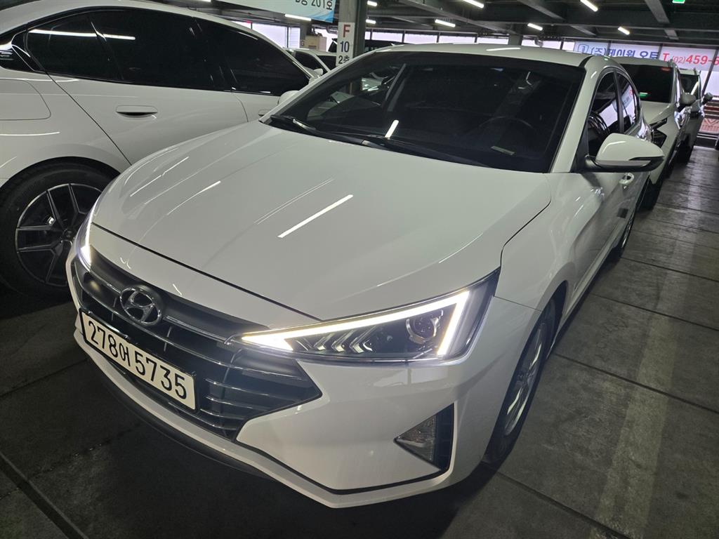 HYUNDAI Avante - Vista 2