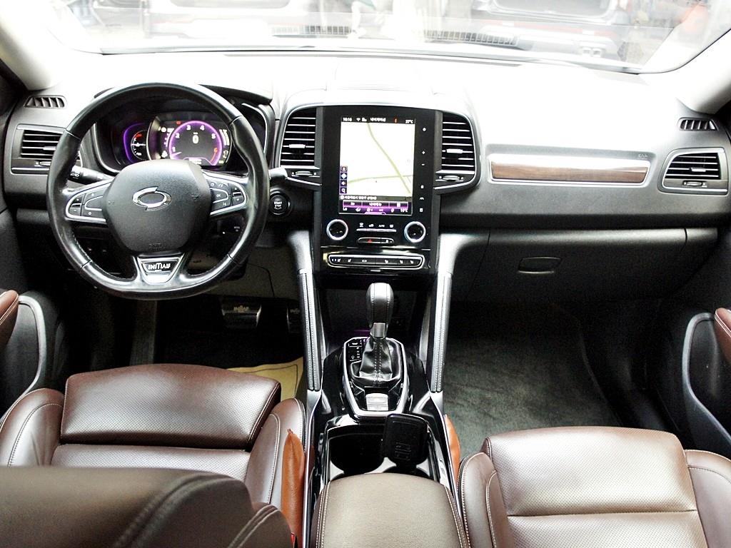 SAMSUNG QM6 - Vista 9